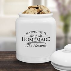 Personalized Happiness is Homemade Cookie Jar - Sunny Jar Personalized™ Cookie Jar Ideas Decoration, Cookie Jar Ideas, Diy Cookie Jar, Cookie Jars Diy, Cabin Coffee, Personalized Gift Baskets, Homemade Cookie, Happiness Is Homemade, Creative Christmas Gifts