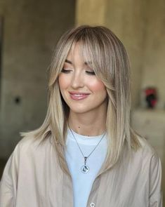 33 Spring Haircuts 2024: Unveil Trendy Styles for a Fresh Look Platinum Pixie Cut, Textured Bobs, Straight Hairstyles Medium, Hairstyles For Fine Hair, Warm Blonde, Hair 2024