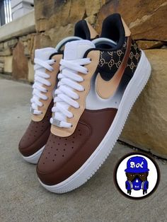 Customized Sneakers, Nike Shoes Blue, Custom Jordans, Custom Shoes Diy, Nike Shoes Air Force, White Nike Shoes, Nike Fashion Shoes, Gucci Design