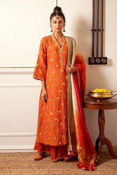 Shop for Loka by Veerali Raveshia Orange Chanderi Silk Kurta Sharara Set for Women Online at Aza Fashions V Neck Kurta, Simple Kurtis, Silk Overlay, Kurta Sharara Set, Kurta Sharara, Orange Jacket, Fashion Vocabulary, Silk Kurta, Sharara Set