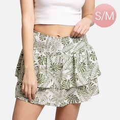 Size : S/M Material : 100% Polyester Tropical Leaves Pattern, Tiered Mini Skirt, Tropical Leaf, Tropical Leaves, Leaf Pattern, Lowest Price, Mini Skirt, On Sale, Mini Skirts