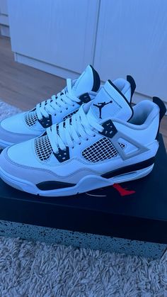 Antezana 247, Tennis Jordan, Military Black Jordan 4, Jordan 4 Retro Military Black, Nike Fashion Shoes, Nike Shoes Jordans