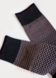 Luxe mid-calf high dress socks for men. Fabricated with the finest mercerized cotton. Our Parallels men's dress sock features a refined herringbone pattern and a pop-of colour cuff. Go ahead and show more sock! Details: Size Guide One size fits most.Recommended Men's US shoe size 7 - 12, Euro 39 - 45. Materials 65% Cotton, 34% Nylon, 1% SpandexMade in China Care Instructions Machine wash on perm press, no chlorine bleach,hang dry recommended. Subscription Boxes For Men, Gift Box For Men, Mens Dress Socks, Men Socks, Socks For Men, Dress Socks, Herringbone Pattern, Slate Blue, Eye Black