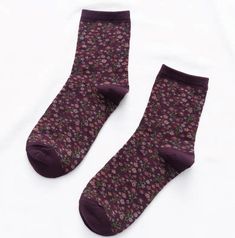 Materials: Cotton, Polyamide, Elastane. Size: Medium US Shoe Size Women 5-10 / Men 5-8.5 Thickness: Medium Weight: 1.2 oz Purple Cotton Socks For Winter, Purple Cotton Winter Socks, Aesthetic Accessories, Floral Socks, Print Socks, Navy And Brown, Brown Floral, Men Shoes Size, Medium Weight