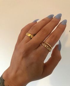 Gold Ring Astethic, Gold Rings On Fingers, Heart Ring Stack, Ring Esthetics, Simple Ring Set, Hand Full Of Rings Aesthetic, Simple Ring Stack Both Hands, Hand Inspo Rings, Good Rings Aesthetic