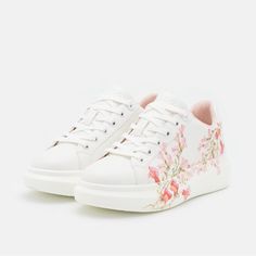 Aldo Peono Floral Print Platform Sneakers. Brand New Without Box Size: 10 Floral Print Synthetic Upper Pillow Walk Dual Density Foam And A Padded Insole For Extra Comfort Adjustable Lace Up Closure Textile Lining Synthetic Outsole Approx. 1.25" Platform Height Approx. 1.5" Heel Height *Thanks For Looking, Enjoy Your Shopping! Trendy White Sneakers With Floral Print, Trendy White Floral Print Sneakers, Flower Sneakers, Floral Sneakers, Hand Painted Shoes, Floral Artwork, Painted Shoes, Aldo Shoes, Platform Sneakers