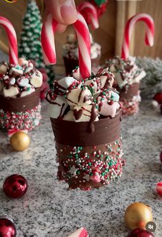 Hot Cocoa Cups, Hot Chocolate Cups, Cocoa Cups, Ice Cream Dessert Recipe, Diy Hot Chocolate, Hot Chocolate Gifts, Hot Chocolate Gift, Christmas Hot Chocolate, Christmas Candy Recipes