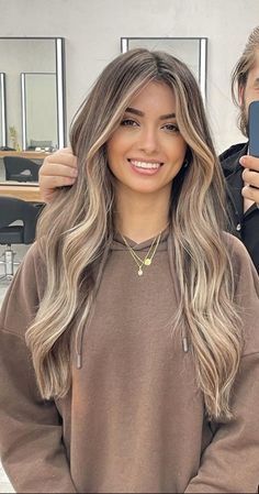 Lived In Blonde Dark Roots, Neutral Blonde Balayage, Hair Ideas For Summer, Short Hair Cuts For Teens, From Brunette To Blonde, Blonde Light Brown Hair, Hairstyles And Colors, Celebrities Hairstyles, Baylage Hair