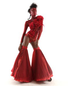 Red High Fashion, Drag Fashion, Celebrity Yearbook Photos, Sea Fashion, Drag Queen Outfits, Celebrity Yearbook, Trinidad Carnival, Red Costume, Design Humor