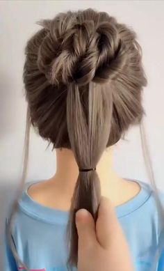 Kitchen Hairstyles Long Hair, Dance Picture Hairstyles, Seni Dan Kraf, Easy Hair Updos, Hair Up Styles