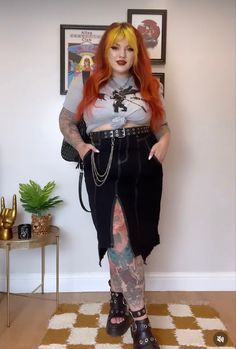 Aesthetic Symbols, Dark And Mysterious, Plus Size Art, Art Outfit, Blog Content, Punk Goth, Alternative Fashion, Body Positivity, Black Velvet