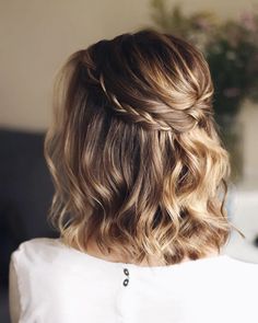 Bridesmaid Hair Blonde Medium Length, Half Up Short Bridal Hair, Bob Hairstyles For Wedding Guest, Reunion Hairstyles, Bob Hairstyles For Wedding, Hairstyles For Wedding Guest, Gala Hairstyles, Mob Hair, Bob Wedding Hairstyles