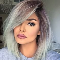 Medium length - angled bob Hair Styles 2017, Ombre Hair Color, Makeup Makeup, Grey Hair, Ombre Hair, Gorgeous Hair, Street Styles