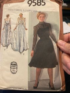 a woman's dress is shown in the front and back of this sewing pattern