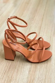 Stylish Shoes Heels, Fancy Sandals, Shoes Outfit Fashion, Chic Shoes