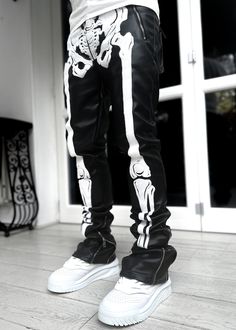 Skate Style Mens, Custom Clothes Streetwear, Skeleton Pants, Stem Outfits, Leather Fashion Men, Black Skeleton, Clothes Streetwear, Blood Diamond