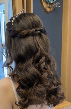 Hairstyles With Tiara Prom, Enchanted Forest Hairstyles, Debut Hairstyles, Xv Hair, Prom Hair Inspiration, Forest Quinceanera, Filipino Debut, 16 Hairstyles, Quince Hair