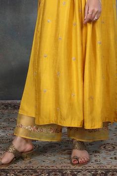 Shop for Niti Bothra Yellow Silk Floral Motif Kurta And Palazzo  Set for Women Online at Aza Fashions Niti Bothra, Kurta And Palazzo, Motif Embroidery, Palazzo Set, Yellow Silk, Embroidered Neckline, Fabric Floral, Silk Embroidery, Fabric Silk