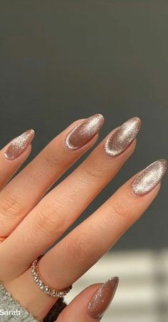 21 Chic Fall Nail Ideas | Lauren Erro Champagne Cateye Nails, Light Brown Cat Eye Nails, Dip Nail Designs New Years, New Year’s Eve Nails￼, Nail Art Cat Eye, Nail Art Noel, Fall Nail Ideas, New Years Eve Nails, Velvet Nails