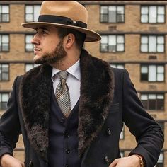 Modern Gentleman Style, Winter Wear For Men, Fashion Network, Hat Styles, Ageless Style, Men's Hats, Modern Gentleman, Men’s Suits, Mens Style