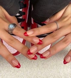 Heart Tip Nails, Unghie Sfumate, Nail Goals, Queen Style, Minimal Nails, Nails 2023