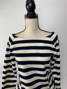 Gap dress Size Large Color: navy and cream Material: cotton Thicker fabric bag 9e JN Gap Dress, Fabric Bag, Large Size Dresses, Gap, Navy, Cream, Women's Top, Fabric, Color