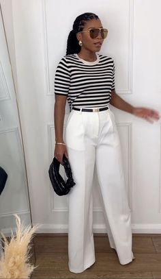 Women's Office Wear Work Outfits, Office Wear Midsize, Classy Business Outfits Black Women, Monochromatic Business Outfit, Classy Business Outfits Summer, Corporate Girl Outfits, Black And White Top Outfit, Office Summer Outfits Women, Business Casual Outfits For Women Summer