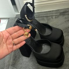 Versace Heels Size 38 Great Condition Not New But They Are In Perfect Condition 90s Heels, Versace Heels, Versace Shoes, Platform Pumps, Me Too Shoes, Shoes Women Heels, Limited Time, Versace, Shoes Heels