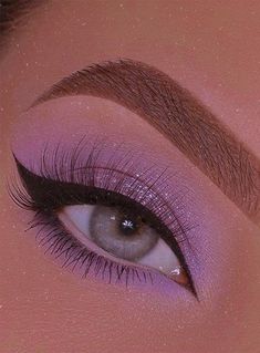 Quinceanera Lavender Makeup, Light Purple Quinceanera Makeup Looks, Purple Glittery Eye Makeup, Purple Hoco Makeup, Maquillaje Color Lila Natural, Lavender Makeup Looks Prom, Enchanted Makeup Looks, Quinceanera Makeup Purple, Rapunzel Makeup