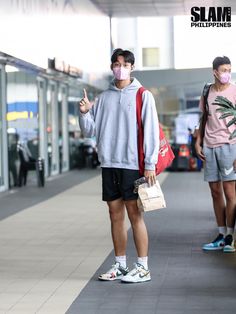 Dave Ildefonso, Y2k Streetwear Aesthetic, Hoodie Polos, Outfit Cowok, Outfits Neutral, Short Pants Outfit, Outfit For Boys