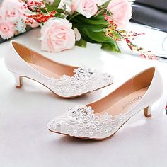 Category:Heels,Wedding Shoes; Upper Materials:Microbial Leather; Lining Materials:Synthetic Leather; Embellishment:Lace; Heel Type:Kitten Heel; Gender:Women's; Toe Shape:Round Toe; Type:Bridal Shoes; Style:Elegant; Heel Height(inch):1-2; Outsole Materials:Rubber; Occasion:Wedding; Closure Type:Loafer; Listing Date:03/19/2024; 2024 Trends:Dress Shoes