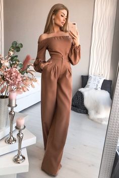 White Coat Ceremony Outfit, Camel Pants, Professional Pants, High Waisted Pants Outfit, Paper Bag Waist Pants, Wedding Party Outfits, High Waist Pants, Causual Outfits