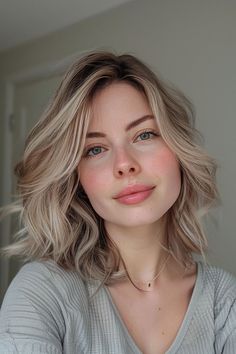 Shoulder Length Blonde Hair, Above Shoulder Length Hair, Shoulder Length Bob Haircut, Layered Haircuts Shoulder Length, Shoulder Length Blonde, Blonde Ambition, Wavy Bob Haircuts, Dramatic Hair, Shoulder Length Bob