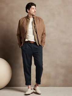 Relaxed Tapered Pant | Banana Republic Factory What To Wear To An Interview, Maternity Nursing Clothes, Linen Pant, Rugged Style, Nursing Clothes, Banana Republic Factory, Tapered Pants, Looks Style, Comfortable Outfits