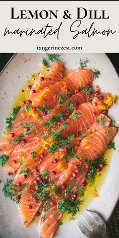 Sliced Salmon Marinated with Dill Salmon Log Recipe, Marinated Salmon Recipes, Wild Alaskan Salmon Recipes, Fish Tartare, Cured Salmon Recipe, Salmon Dill, Salmon Appetizer, Aphrodisiac Foods, Dill Recipes