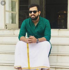 Kurta Poses, Fake Insta, Kerala Saree, Best Love Songs