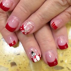 Discover easy and festive simple Christmas nail designs perfect for beginners, with tips for short nails and holiday parties. Crismas Nails, Festive Nails Christmas, Christmas Nail Designs Holiday, Simple Christmas Nails, Small Snowflakes, Nails Festive, Festive Holiday Nails, Christmas Simple