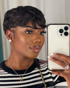 Summer Lovin' Hairstyles | Effortlessly Chic Hair Ideas Wig Ideas For Black Women, Bowl Cut Black Women, Relaxed Short Hairstyles For Black Women, Pixie Cut Black Women, Twa Styles, Women Pixie Cut, Black Women Short Hairstyles, Braids Wigs