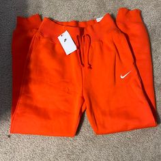 Standard Fit High Rise Nwt Bought On Clearance For 37 Grey Nike Joggers, Black Nike Sweatpants, Grey Nike Sweatpants, Fire Shoes, Nike Air Women, Soccer Pants, Nike Sweats, Nike Joggers, Nike Orange