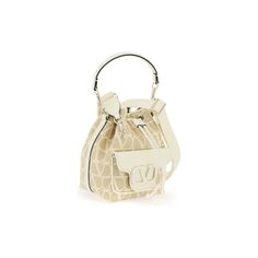 The Locò bucket bag by Valentino Garavani is made of Toile Iconographe raffia and features a front pocket decorated with a VLogo Signature element covered in leather. It has a drawstring closure, fabric interior with an open pocket, and an additional fabric shoulder strap for a crossbody look. The metallic accessories have a platinum finish. Metallic Accessories, Duffel Bag Backpack, Beige Bag, Belt Jewelry, Metal Accessories, Business Bag, Best Bags, Scarf Jewelry, Versace Men