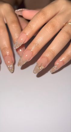 Champagne Wedding Nails, Bridesmaid Nails, Champagne Nails, Wedding Glitter, Bridesmaids Nails, Stunning Nail Designs, Almond Acrylic Nails, Sparkly Nails, Nails 2024