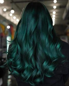 Green Dyed Hair, Dark Green Hair Dye, Black And Green Hair, Emerald Green Hair, Hair Color Images, Dark Green Hair, Green Hair Dye, Blond Ombre, Hair 2022