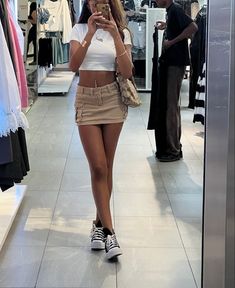 Cargo Mini Skirt Outfit Summer, White Cargo Skirt Outfit, Cargo Skirt Outfit Ideas, Y2k Mini Skirt Outfit, Fashion Design Projects, Tank Top And Skirt, Extraordinary Fashion, Skirt Outfit Summer, Dubai Outfits