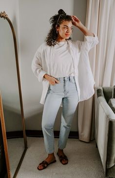 14 Simple Summer Outfits with White Shirts » Lady Decluttered Outfits With White Shirts, Boyfriend Shirt Outfit, Poplin Shirt Outfit, Boyfriend Shirt Outfits, White T Shirt Outfit, T Shirt Outfit Ideas, Button Down Outfit