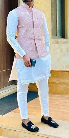 Men Dressing Style For Wedding, Wading Dress Indian Man, Shadi Suits For Men, Mans Kurta Design, Kurta Man Style, Men Indian Outfits, Marriage Suits For Men Indian, Mens Clothing Styles Wedding Kurta, Kurta For Engagement For Men