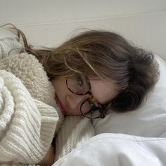 Glasses Inspiration, Laying In Bed, Grunge Outfit, Girls With Glasses, American Beauty, Her Eyes, Aesthetic Grunge, French Girl, Insta Photo Ideas