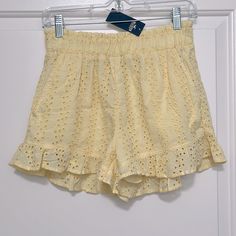 Nwt Hollister Ultra High Rise Xs Yellow Eyelet Skort Ruffle Shorts 00 0 1 New With Tags! Size: Xs, But Very Stretchy And Could Likely Fit A Size Small Or Xxs Features: - Scrunch Stretchy Waist Band - Ruffle Trim - Side Pockets - Eyelet Design Please See My Other Listings For This Same Style Short In Other Colors Yellow Cotton Ruffled Bottoms, Yellow Ruffled Cotton Bottoms, Yellow Ruffled Bottoms For Vacation, Yellow Cotton Bottoms With Ruffles, Chic Yellow Ruffled Bottoms, Chic Yellow Bottoms With Ruffles, Yellow Ruffled Bottoms For Day Out, Yellow Ruffled Bottoms For Spring, High Rise White Jeans