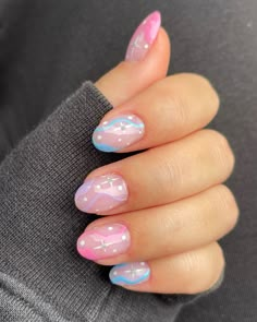 Taylor Swift Nails Lover Inspired, Preppy Shellac Nails, Gel Nail Designs Pastel, Lover Nails Eras Tour, Pink Blue Nail Art, The Summer I Turned Pretty Nails, Nail Inspo Round Short, Short Round Nails Summer, Cute Round Nails