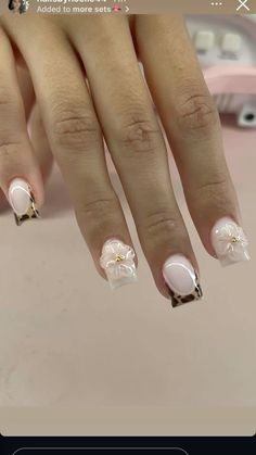 Short Birthday Nails Almond, Cute Short Bday Nails, Small Square Nails Ideas, Cute Nail Designs On Natural Nails, Cute Nails With Gold Flakes, New Year Nails Ideas Square, Cute Short Square Acrylic Nails Designs Simple, Cute Gel Nails On Natural Nails, Fall Gel Manicure Short Nails