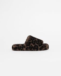 Dillon Faux Fur Slipper in Dark Leopard Leopard Slides, Noir Color, Fall Outerwear, Faux Fur Slippers, Fur Slippers, Platform Slides, Kids Outerwear, Season Colors, Free Bag